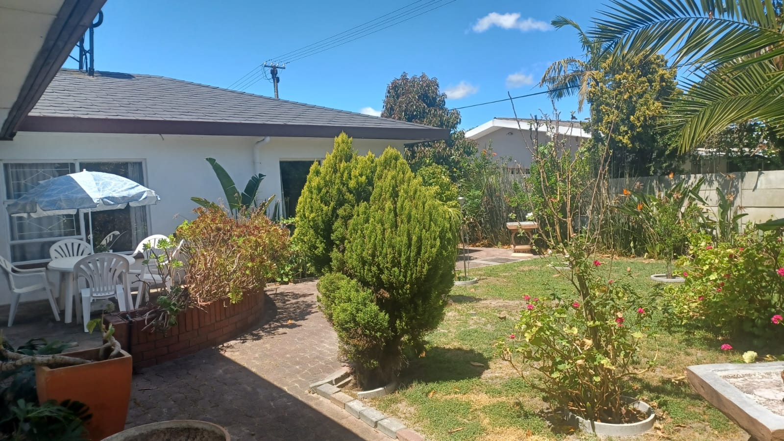 4 Bedroom Property for Sale in Oakglen Western Cape